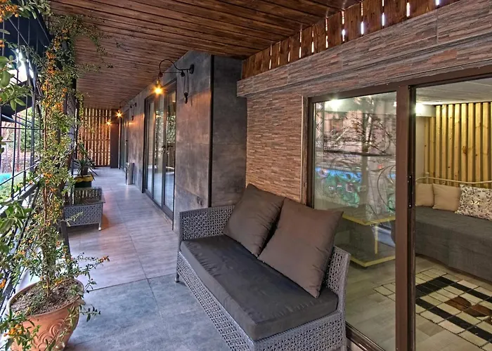 Sakhli At Chavchavadze Ave 15