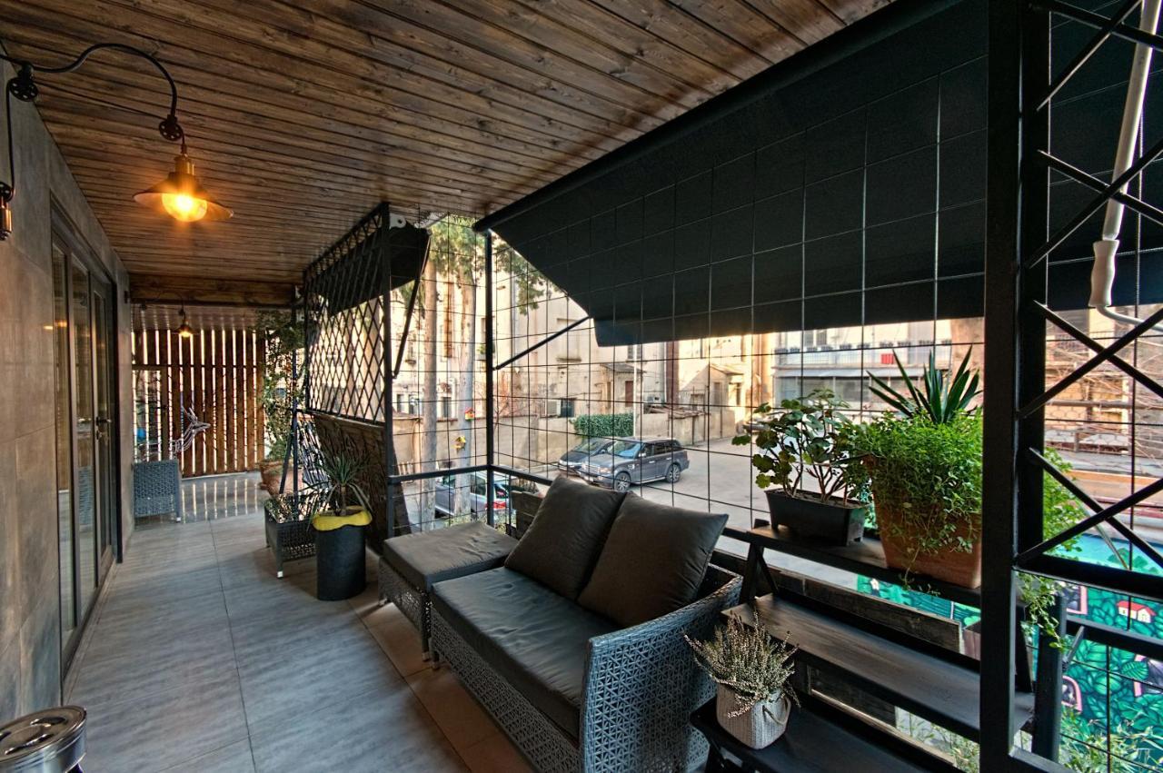 Sakhli At Chavchavadze Ave 15 بيت ريفي 3*
